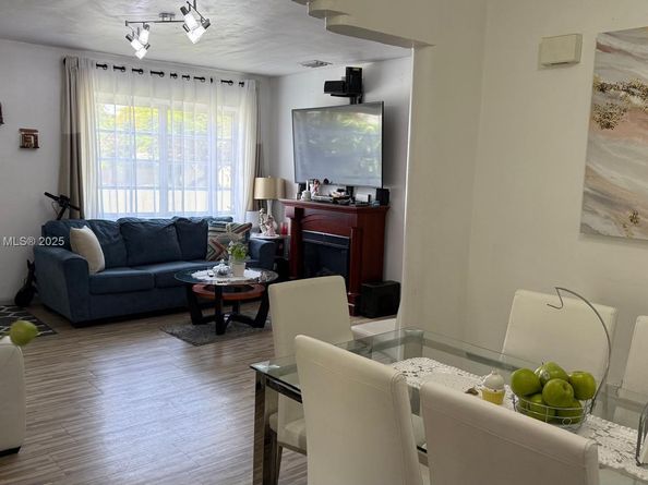 3280 SW 21st St, Miami FL 33145
