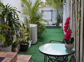 3280 SW 21st St, Miami FL 33145