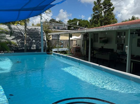 3280 SW 21st St, Miami FL 33145