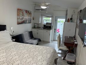 3280 SW 21st St, Miami FL 33145