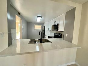 1100 NW 87th Ave 403, Coral Springs FL 33071