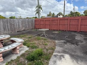 10201 SW 35th St, Miami FL 33165