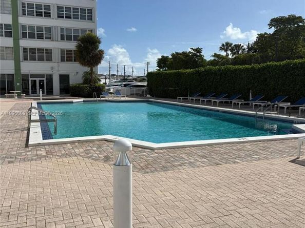 2150 Sans Souci Blvd B1605, North Miami FL 33181