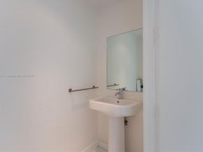 1040 Biscayne Blvd 3106, Miami FL 33132