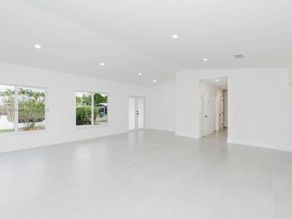 4202 SW 98th Ave, Miami FL 33165