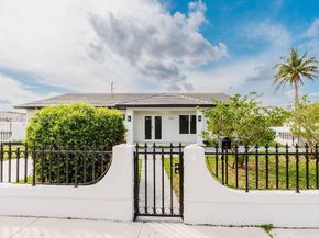 4202 SW 98th Ave, Miami FL 33165