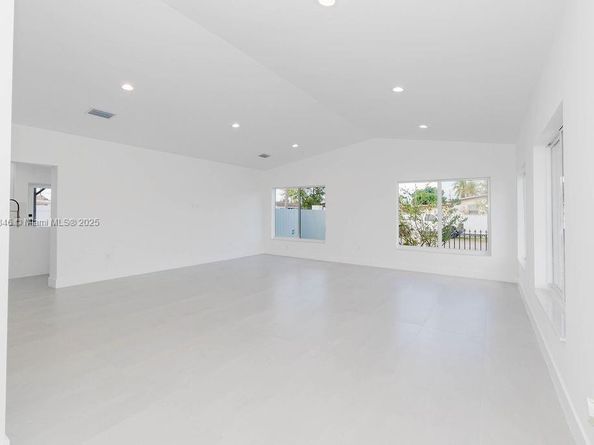 4202 SW 98th Ave, Miami FL 33165
