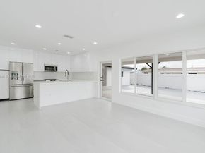 4202 SW 98th Ave, Miami FL 33165