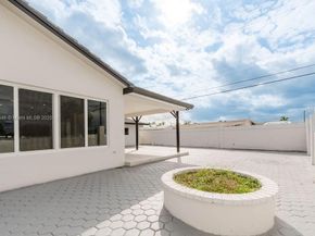 4202 SW 98th Ave, Miami FL 33165