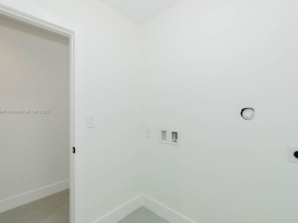 4202 SW 98th Ave, Miami FL 33165