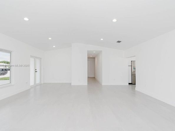4202 SW 98th Ave, Miami FL 33165