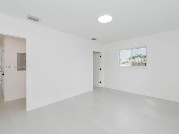 4202 SW 98th Ave, Miami FL 33165