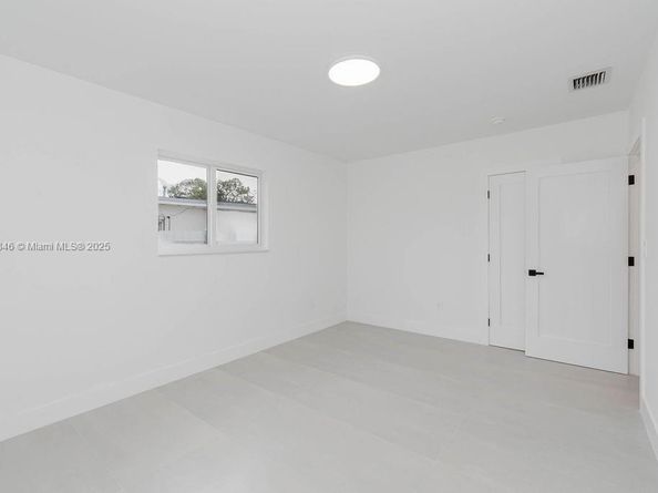 4202 SW 98th Ave, Miami FL 33165