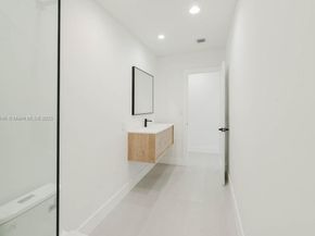 4202 SW 98th Ave, Miami FL 33165