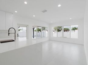 4202 SW 98th Ave, Miami FL 33165