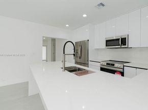 4202 SW 98th Ave, Miami FL 33165