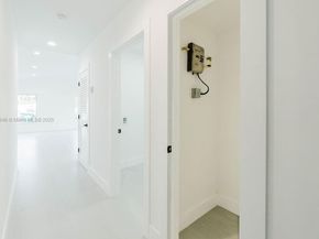 4202 SW 98th Ave, Miami FL 33165