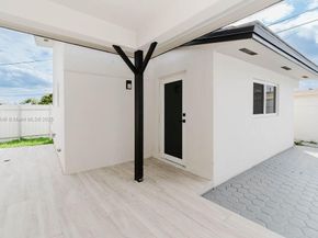 4202 SW 98th Ave, Miami FL 33165