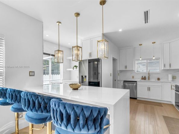 2043 SW 7th St, Miami FL 33135