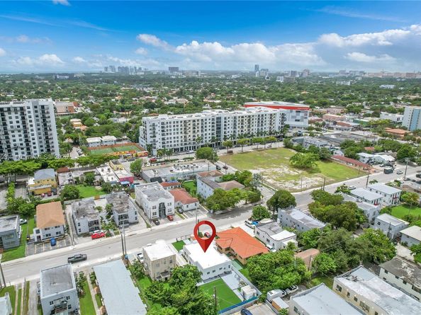 2043 SW 7th St, Miami FL 33135