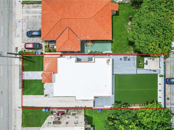 2043 SW 7th St, Miami FL 33135