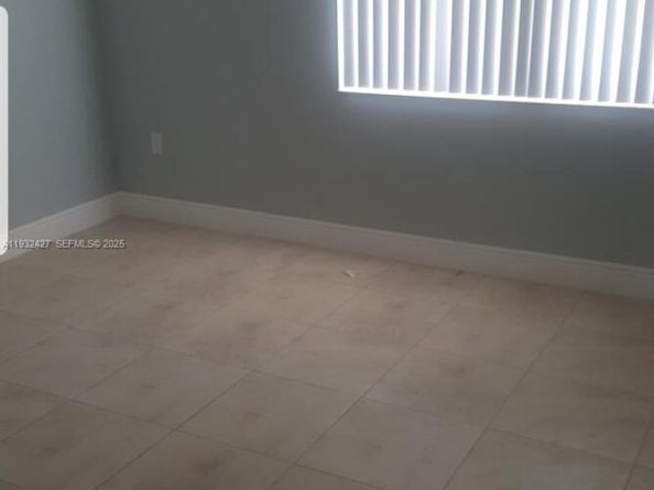 1999 NW 5th Pl 7, Miami FL 33136