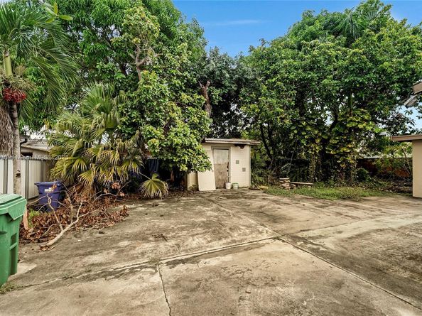 4215 NW 197th St, Miami Gardens FL 33055
