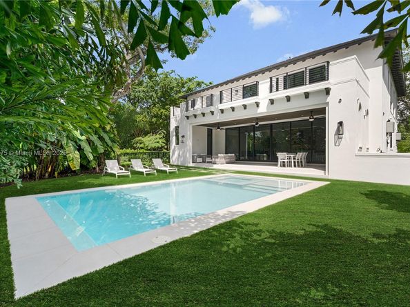 7001 SW 71st Ave, Miami FL 33143