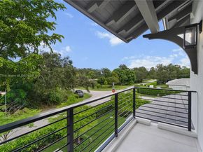 7001 SW 71st Ave, Miami FL 33143