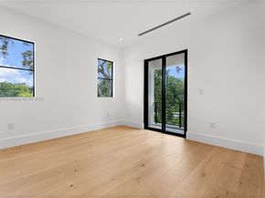 7001 SW 71st Ave, Miami FL 33143