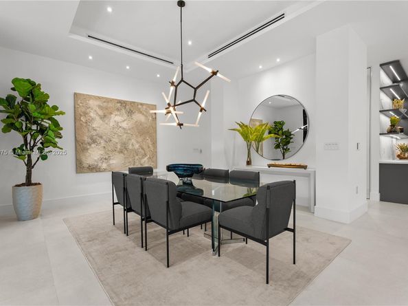 7001 SW 71st Ave, Miami FL 33143