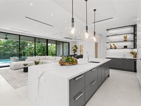 7001 SW 71st Ave, Miami FL 33143