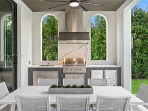7001 SW 71st Ave, Miami FL 33143