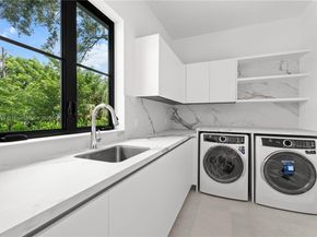 7001 SW 71st Ave, Miami FL 33143