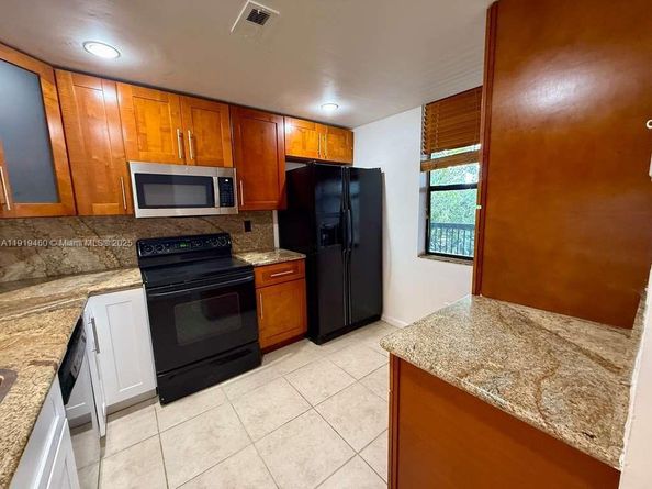 100 NW 76th Ave 4042, Plantation FL 33324