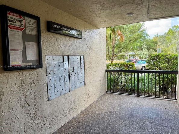 100 NW 76th Ave 4042, Plantation FL 33324