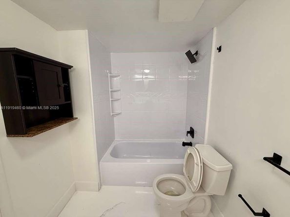 100 NW 76th Ave 4042, Plantation FL 33324