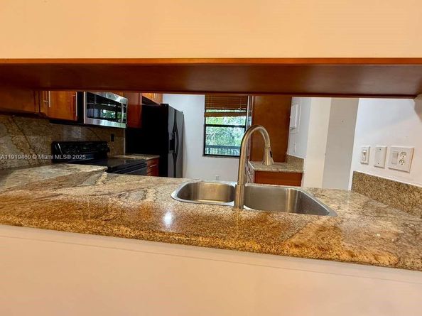 100 NW 76th Ave 4042, Plantation FL 33324