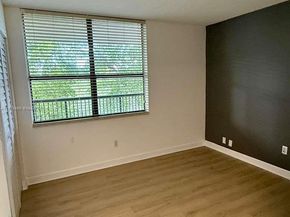 100 NW 76th Ave 4042, Plantation FL 33324