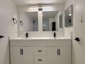 100 NW 76th Ave 4042, Plantation FL 33324