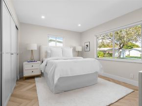 1581 NW 85th Ter, Plantation FL 33322