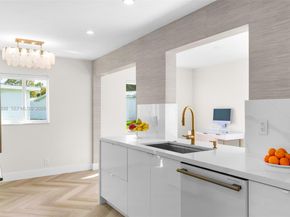 1581 NW 85th Ter, Plantation FL 33322