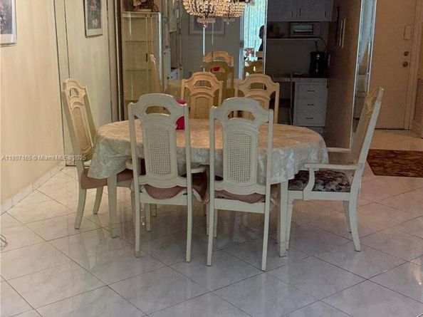 1395 NE 167th St 203, Miami FL 33162