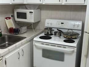 1395 NE 167th St 203, Miami FL 33162