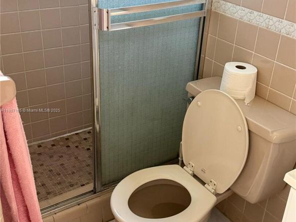 1395 NE 167th St 203, Miami FL 33162