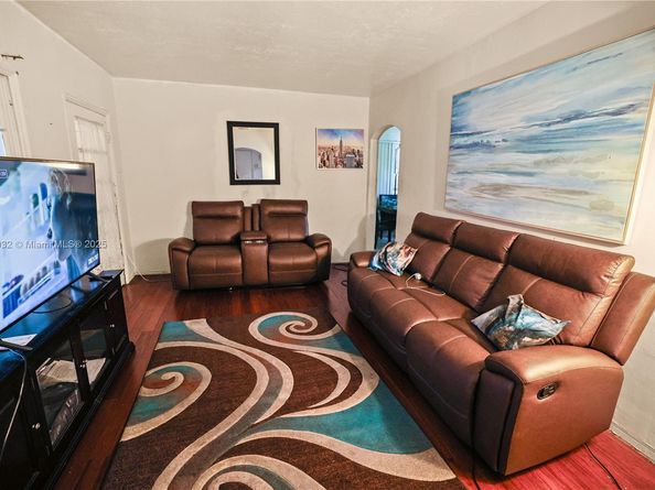 751 NW 64th St, Miami FL 33150