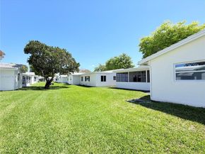 8581 NW 17th St, Plantation FL 33322