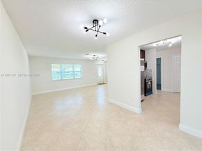 8581 NW 17th St, Plantation FL 33322