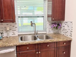 8581 NW 17th St, Plantation FL 33322