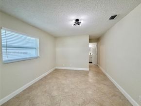 8581 NW 17th St, Plantation FL 33322
